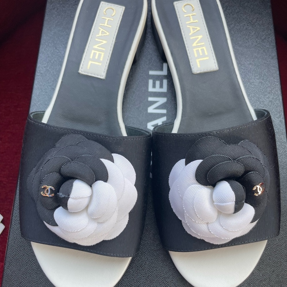 Brand new chanel slides - Picture 5 of 5